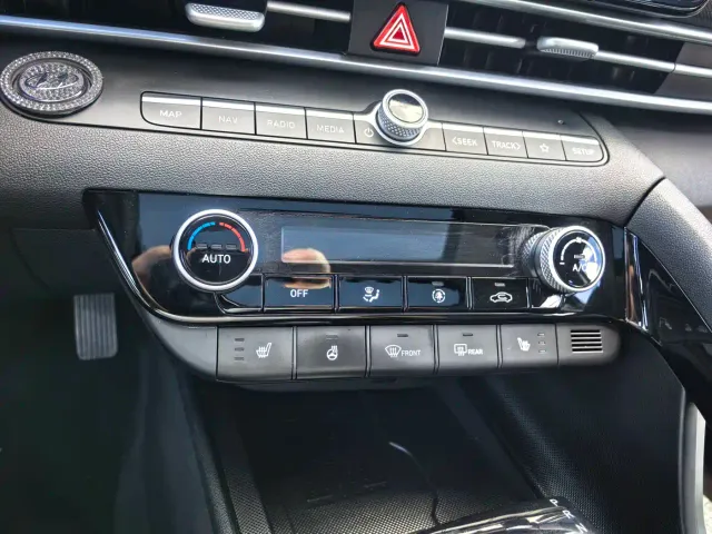 Hyundai Elantra — Фото автомобиля 18