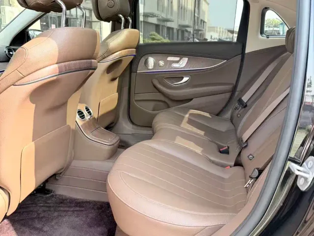 Mercedes-Benz E-Class — Фото автомобиля 9