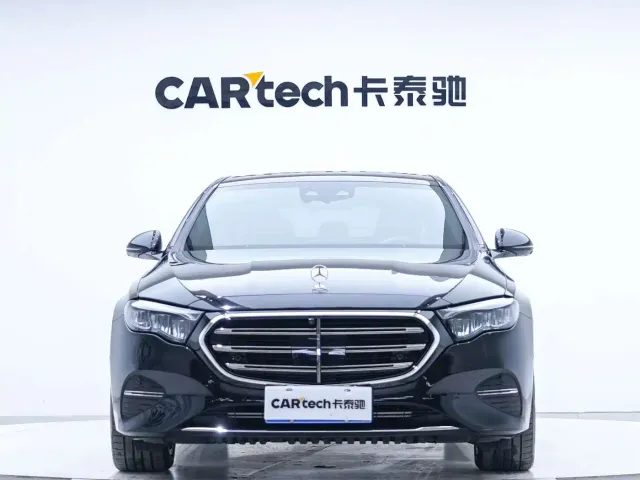 Mercedes-Benz E-Class — Фото автомобиля 3