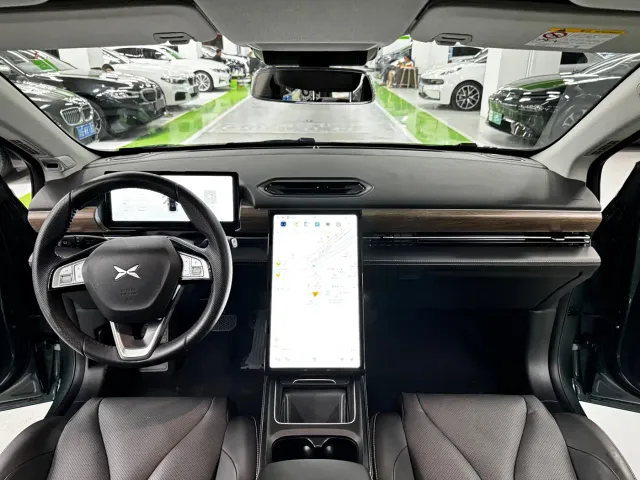 Xpeng P5 — Фото автомобиля 6