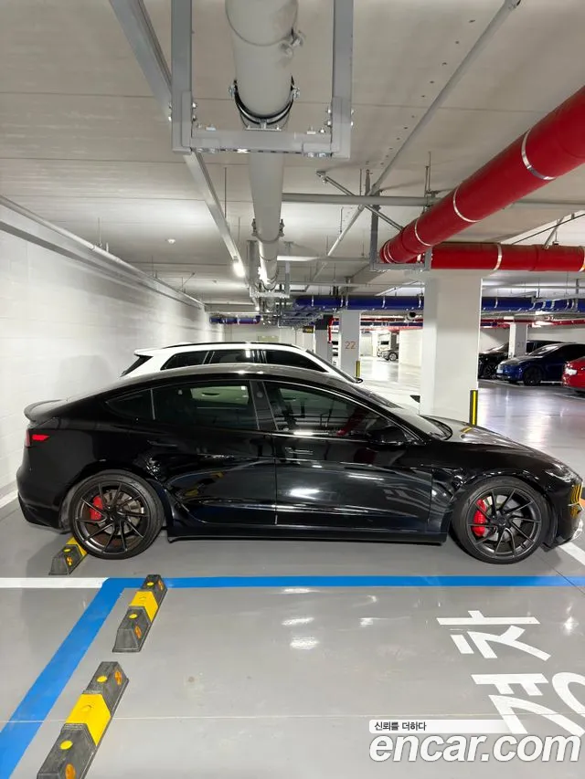 Tesla Model 3 — Фото автомобиля 5