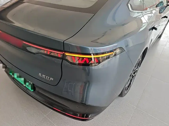 Nissan N7 — Фото автомобиля 7