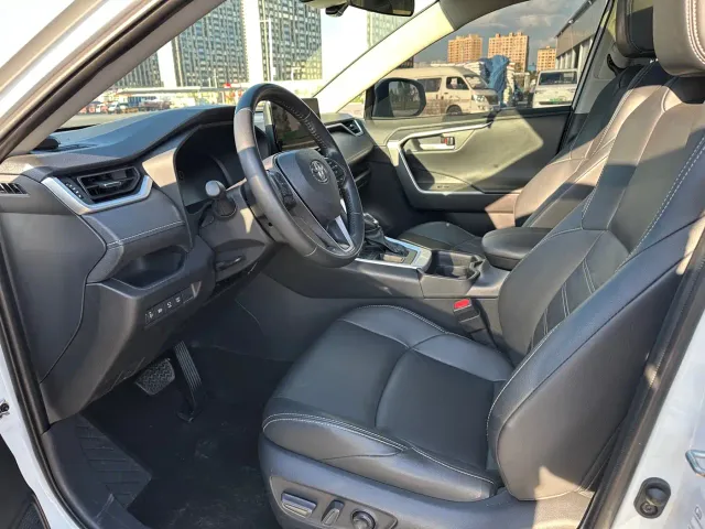 Toyota Wildlander — Фото автомобиля 10