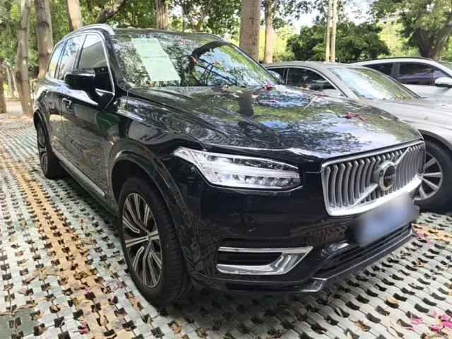 Volvo XC90 — Фото автомобиля 3