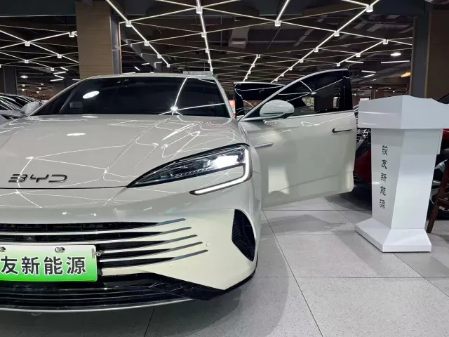 BYD Seal 07 DM-i — Фото автомобиля 20