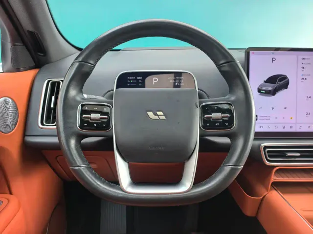 Li Auto L7 — Фото автомобиля 8