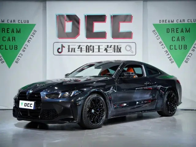Фотография автомобиля — BMW M4