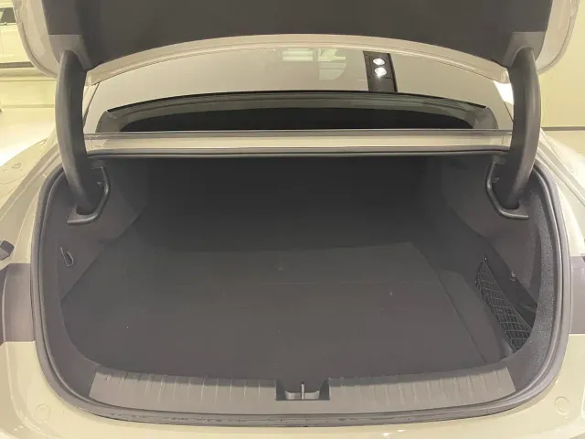 Xiaomi SU7 — Фото автомобиля 15