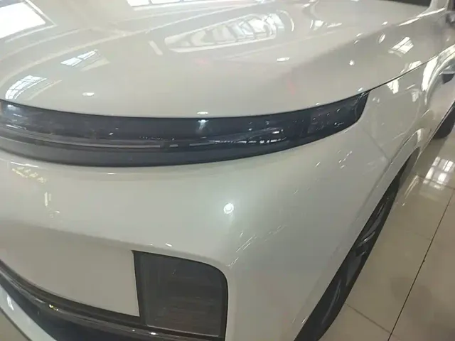 Li Auto L7 — Фото автомобиля 23
