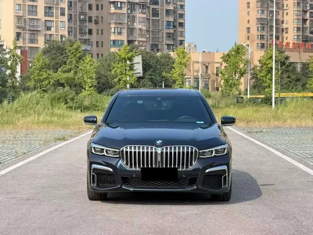 BMW 7 Series — Фото автомобиля 2