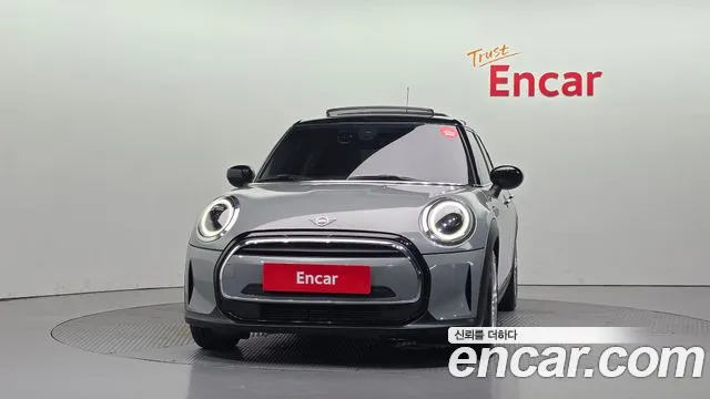 Mini Cooper Cooper 5 дверей Classic Plus — Фото автомобиля 3