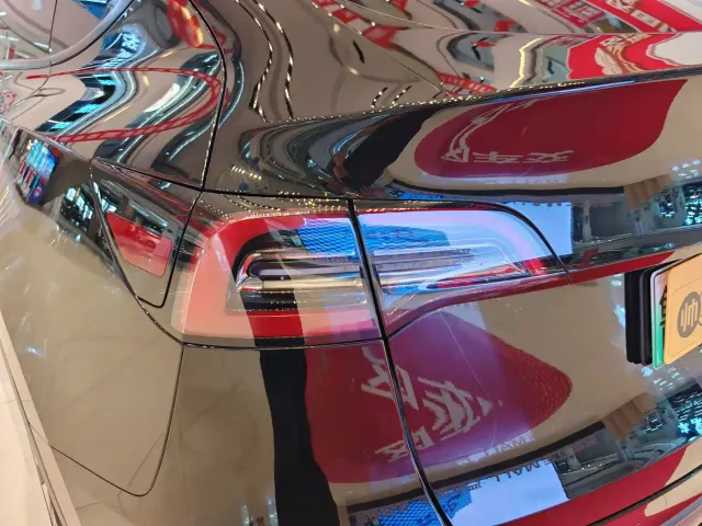 Tesla Model Y — Фото автомобиля 20