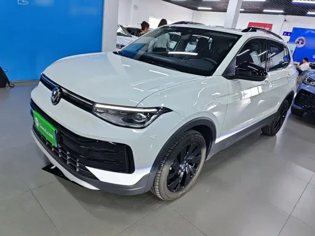 Фотография автомобиля — Volkswagen Tharu