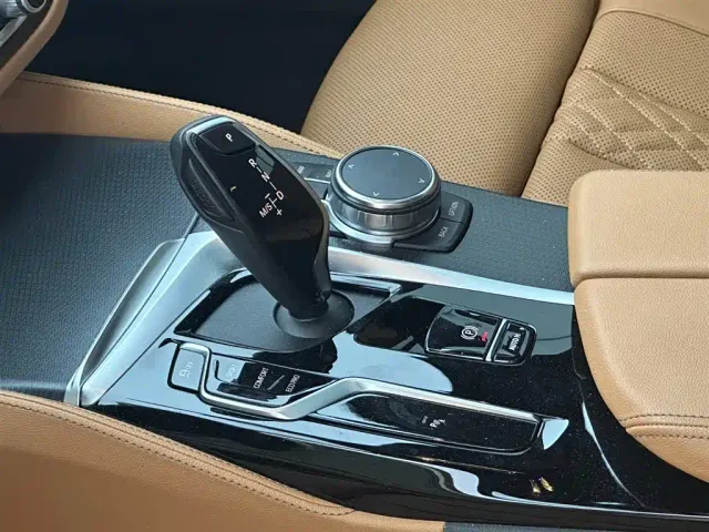 BMW 5 Series — Фото автомобиля 11