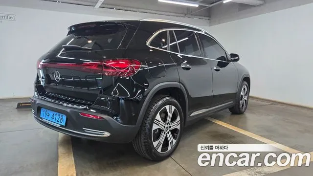 Mercedes-Benz EQA — Фото автомобиля 2