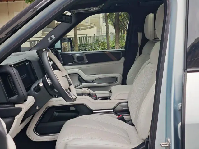 BYD FangChengBao Leopard 8 — Фото автомобиля 10
