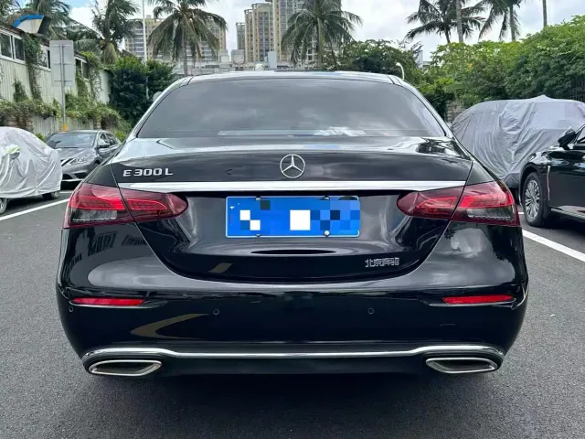 Mercedes-Benz E-Class — Фото автомобиля 8