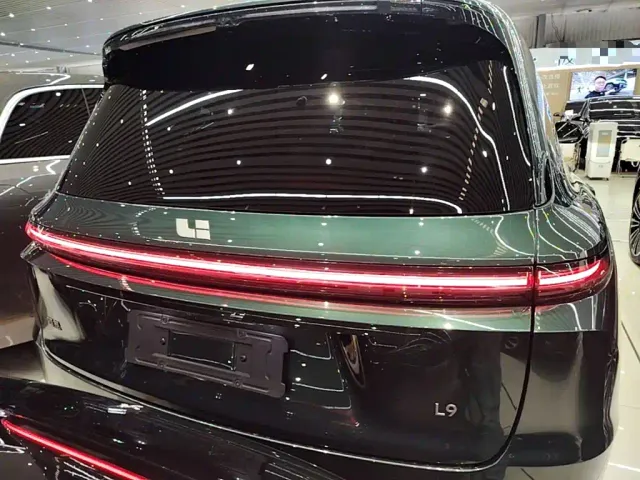 Li Auto L9 — Фото автомобиля 5