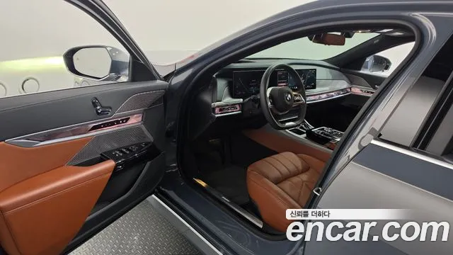 BMW 7-Series 7 серия (G70) 740i sDrive Design Pure Excellence — Фото автомобиля 8