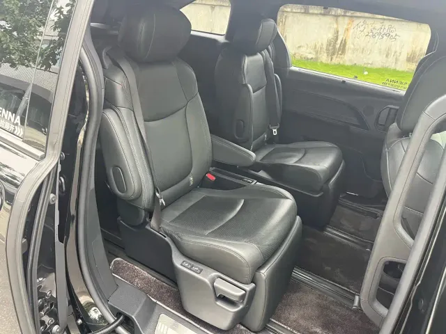 Toyota Sienna — Фото автомобиля 15