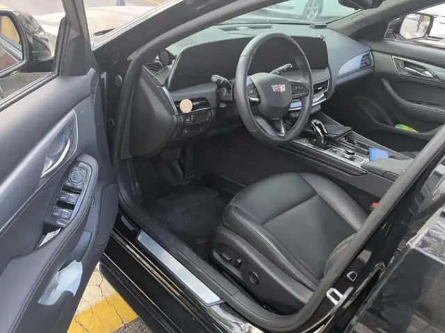 Cadillac CT5 — Фото автомобиля 9