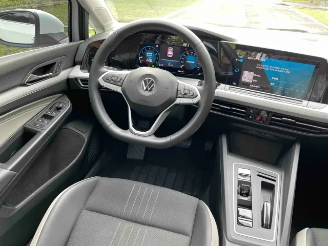 Volkswagen Golf — Фото автомобиля 13