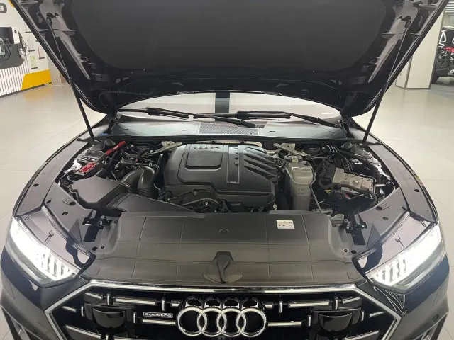 Audi A7L — Фото автомобиля 12