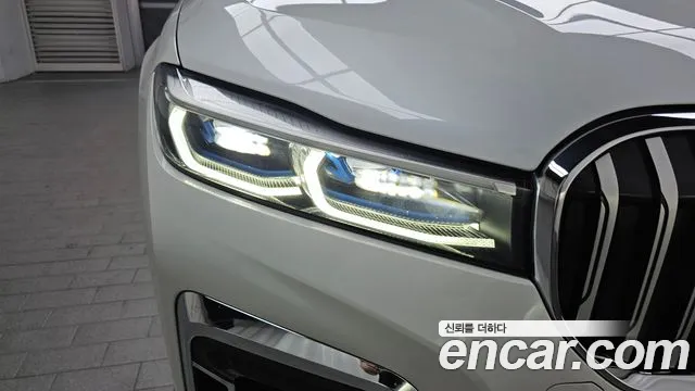 BMW 7-Series — Фото автомобиля 20