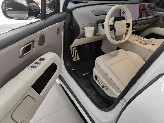 Li Auto i6 — Фото автомобиля 15