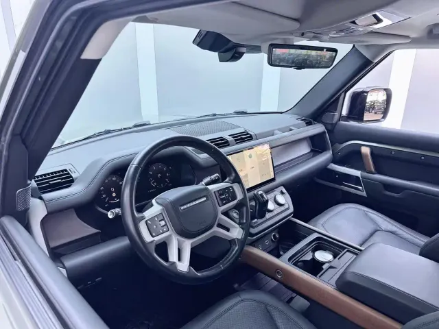 Land Rover Defender — Фото автомобиля 6