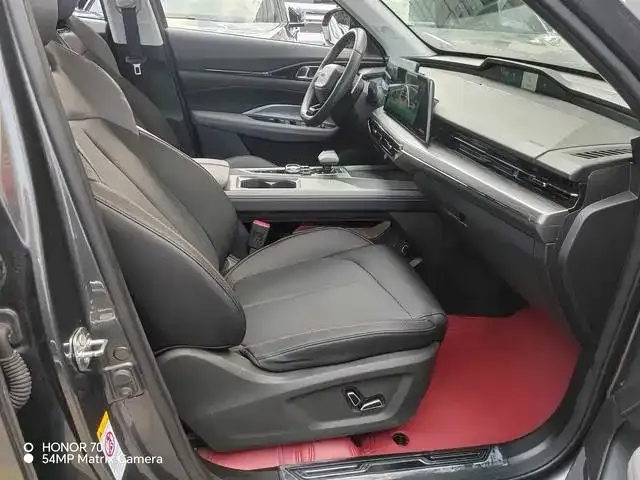 Changan Z6 — Фото автомобиля 9