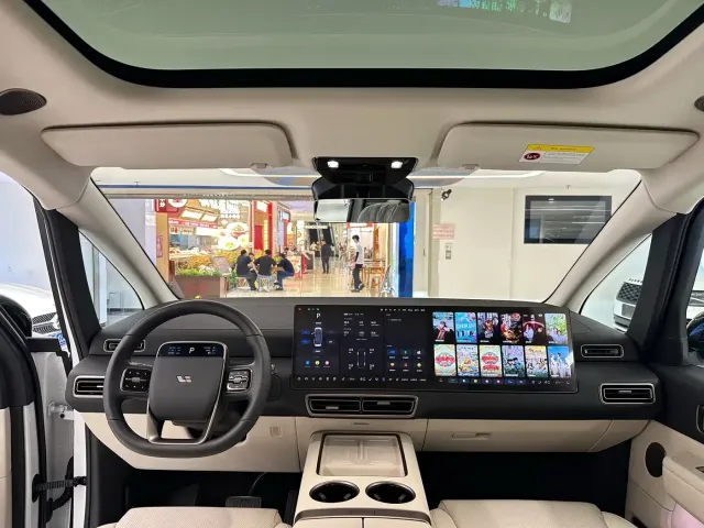 Li Auto MEGA — Фото автомобиля 17