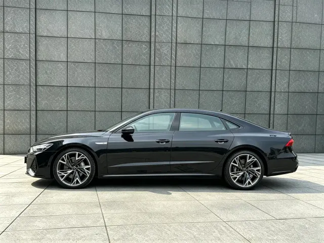 Audi Audi A7L 2022 45 TFSI quattro S-line Black Warrior Edition — Фото автомобиля 5