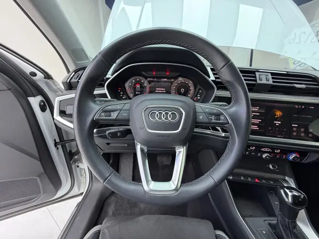 Audi Q3 — Фото автомобиля 9