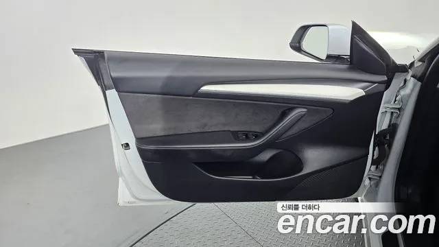 Tesla Model 3 — Фото автомобиля 13