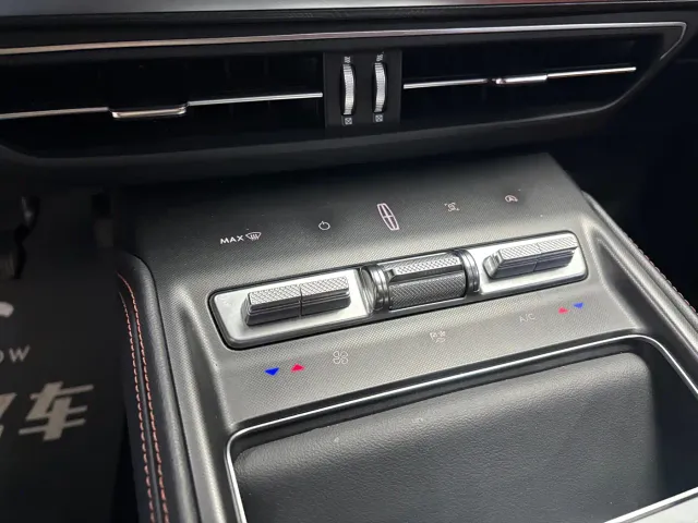 Lincoln Z — Фото автомобиля 21