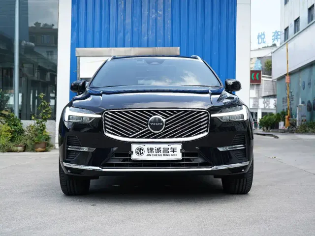 Volvo XC60 — Фото автомобиля 2