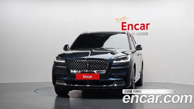 Lincoln Aviator — Фото автомобиля 3