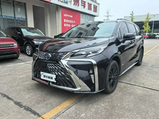 Фотография автомобиля — Toyota Sienna