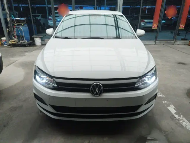 Volkswagen Polo — Фото автомобиля 2