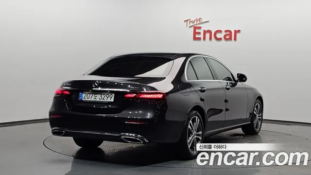 Mercedes-Benz E-Class E-класс W213 E350 4MATIC Avantgarde — Фото автомобиля 2
