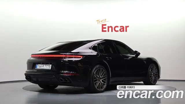 Porsche Panamera — Фото автомобиля 2