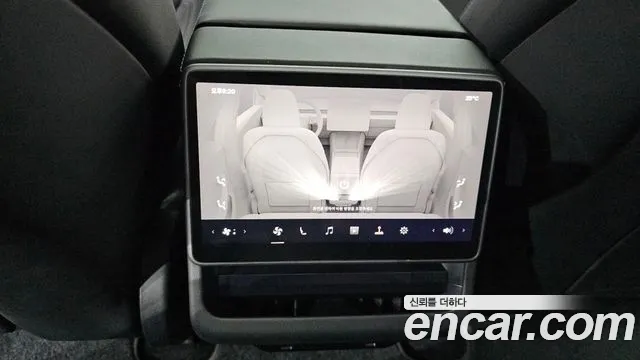 Tesla Model 3 — Фото автомобиля 28