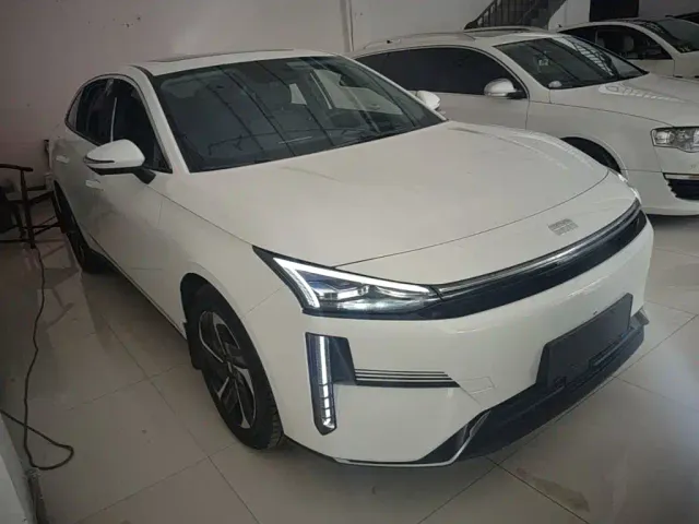 Geely Galaxy L6 — Фото автомобиля 3