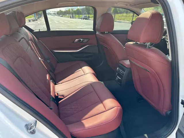 BMW 3 Series — Фото автомобиля 21