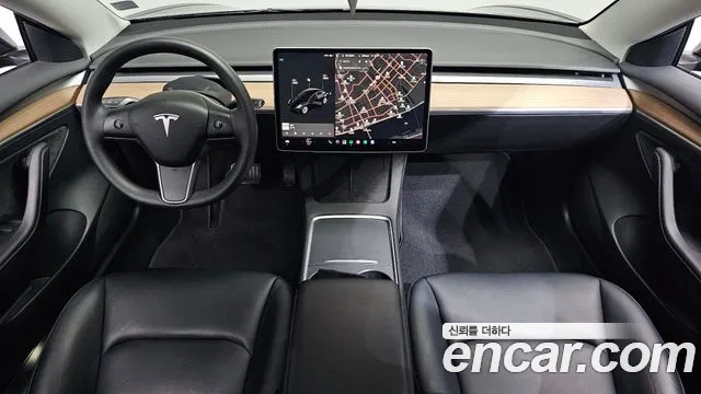 Tesla Model 3 — Фото автомобиля 10