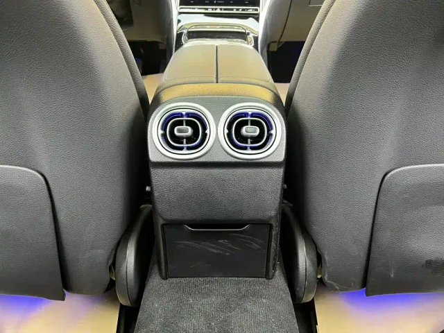 Mercedes-Benz C-Class — Фото автомобиля 19