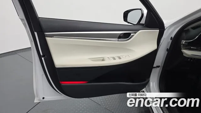 Hyundai Grandeur Grandeur (New) Hybrid — Фото автомобиля 13