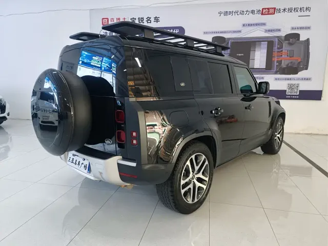 Land Rover Defender — Фото автомобиля 8