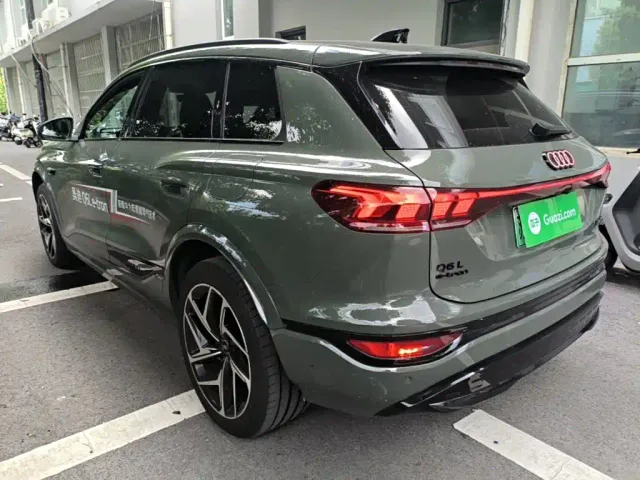 Audi Q6L e-tron — Фото автомобиля 4